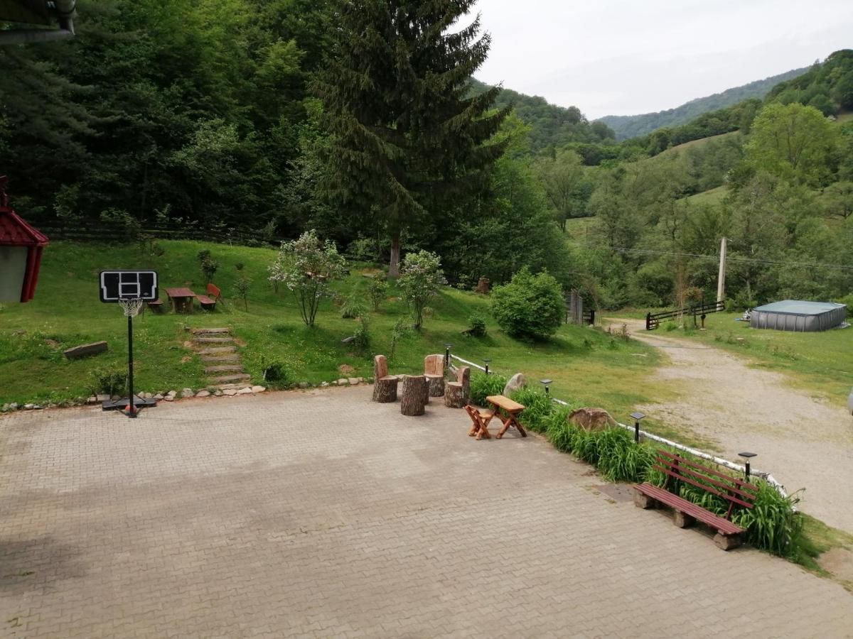 Лоджи Cabana Basmelor Rau Sadului-14